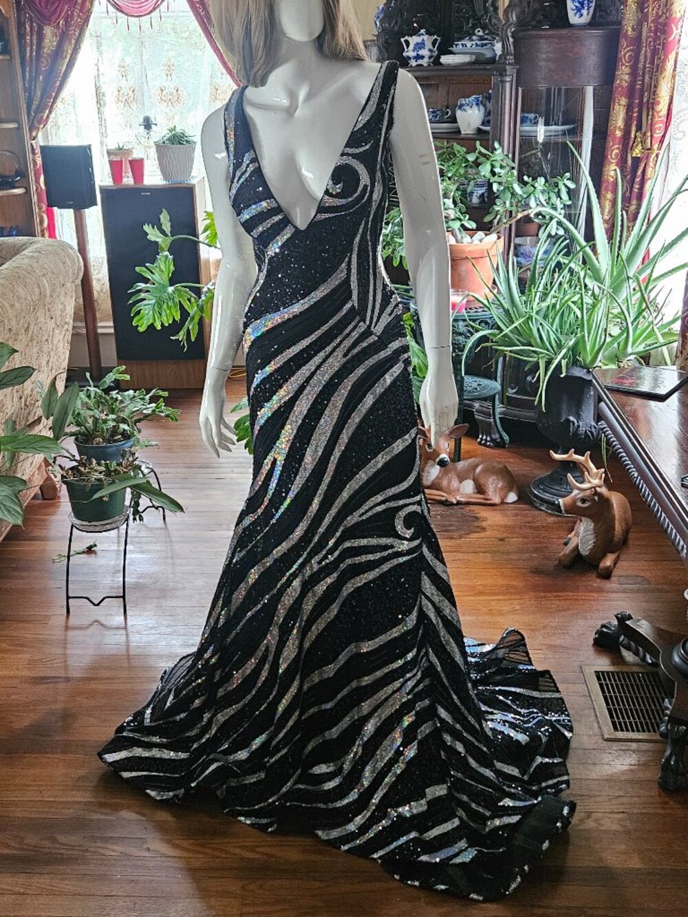 Jovani Black Silver Sequin Mermaid Dress - Size 8 - NWT
